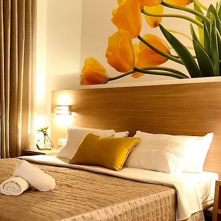 Born To Chill With Pool, Parking & Balcony *