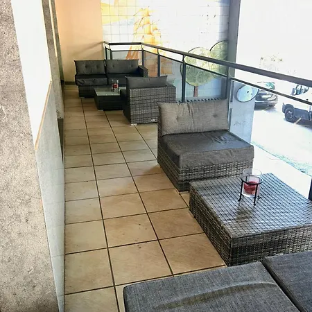 公寓 Born To Chill With Pool, Parking & Balcony *