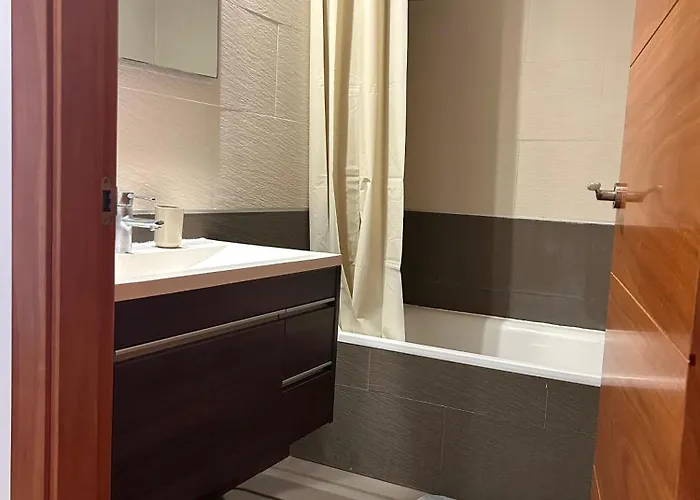 Апартаменти Born To Chill With Pool, Parking & Balcony *