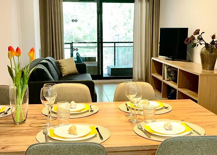 Born To Chill With Pool, Parking & Balcony Appartement